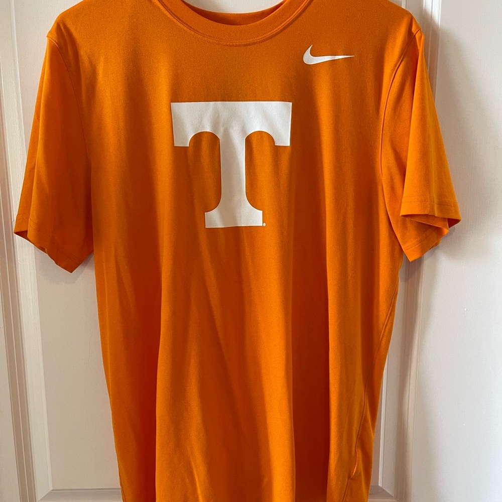 Men’s Dri Fit Nike Orange Tennessee VOLS Shirt. Size Medium.
